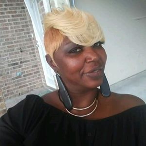 Meet your Posher, Sylvia